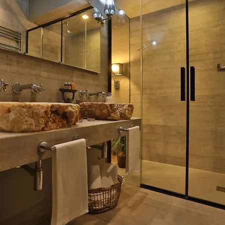 Forvm Experience Konukevi 4*